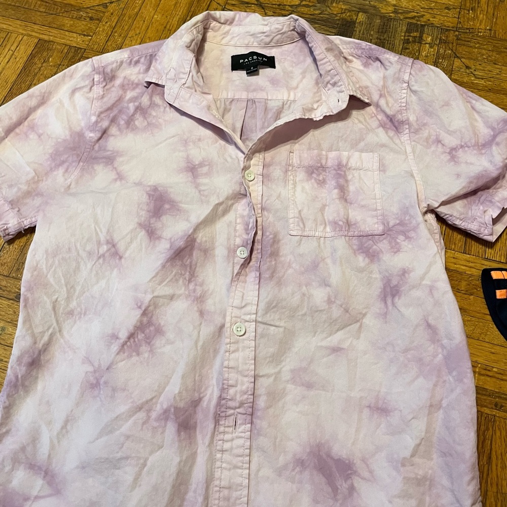 PACSUN TYE DIE BUTTON UP SHIRT SUPER CUTE